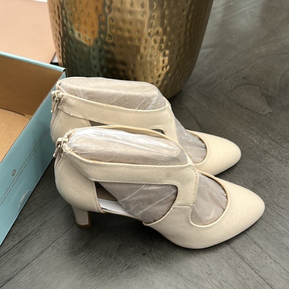 LifeStride Giovanna 2 Pump - Picture 8 of 12